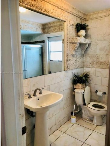 2160 NW 82nd Ter, Sunrise, FL 33322