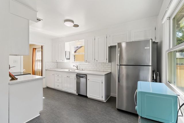 1126 Sherburn Ave, Sacramento, CA 95822