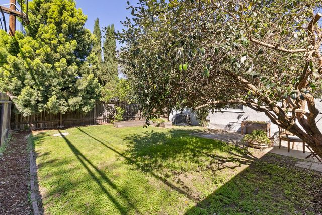 1126 Sherburn Ave, Sacramento, CA 95822