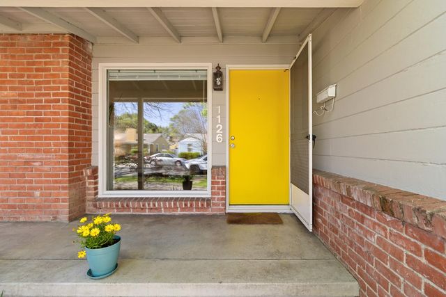 1126 Sherburn Ave, Sacramento, CA 95822
