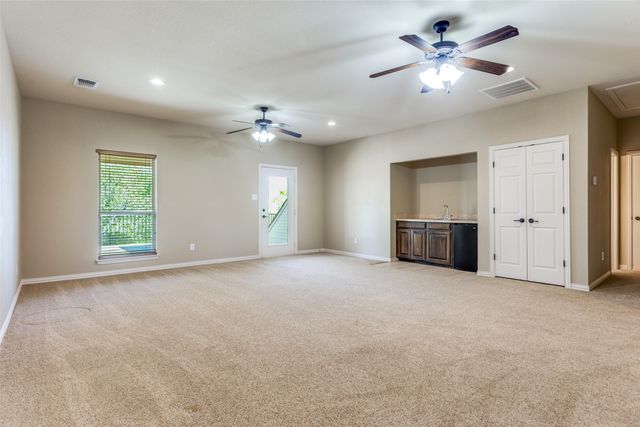 2113 Woodland Hills Lane, Weatherford, TX 76087