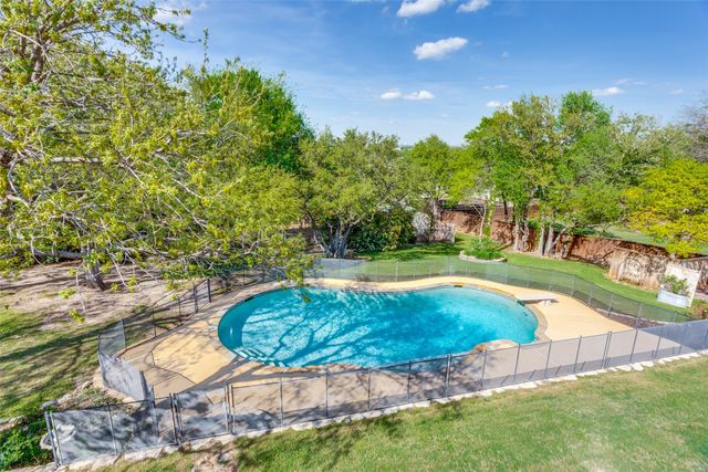 2113 Woodland Hills Lane, Weatherford, TX 76087