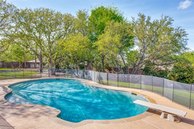 2113 Woodland Hills Lane, Weatherford, TX 76087