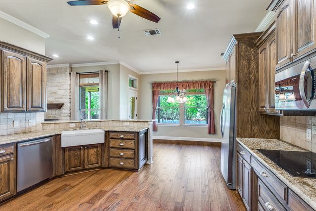 2113 Woodland Hills Lane, Weatherford, TX 76087