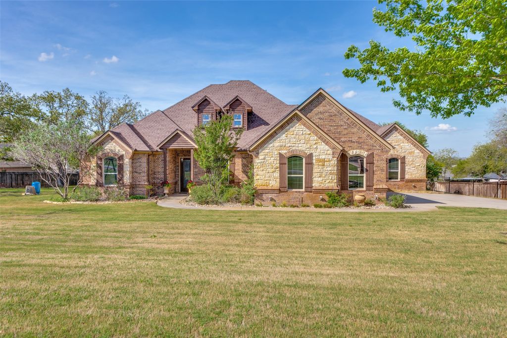 2113 Woodland Hills Lane, Weatherford, TX 76087