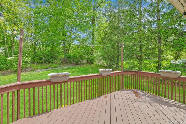 7 Lorenz Drive, Valhalla, NY 10595