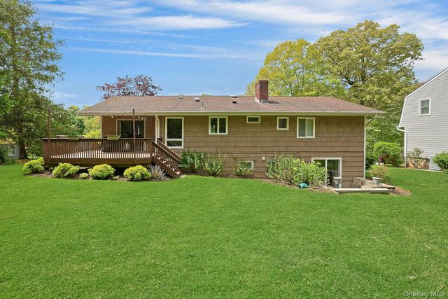 7 Lorenz Drive, Valhalla, NY 10595