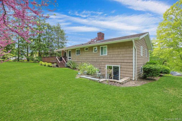 7 Lorenz Drive, Valhalla, NY 10595