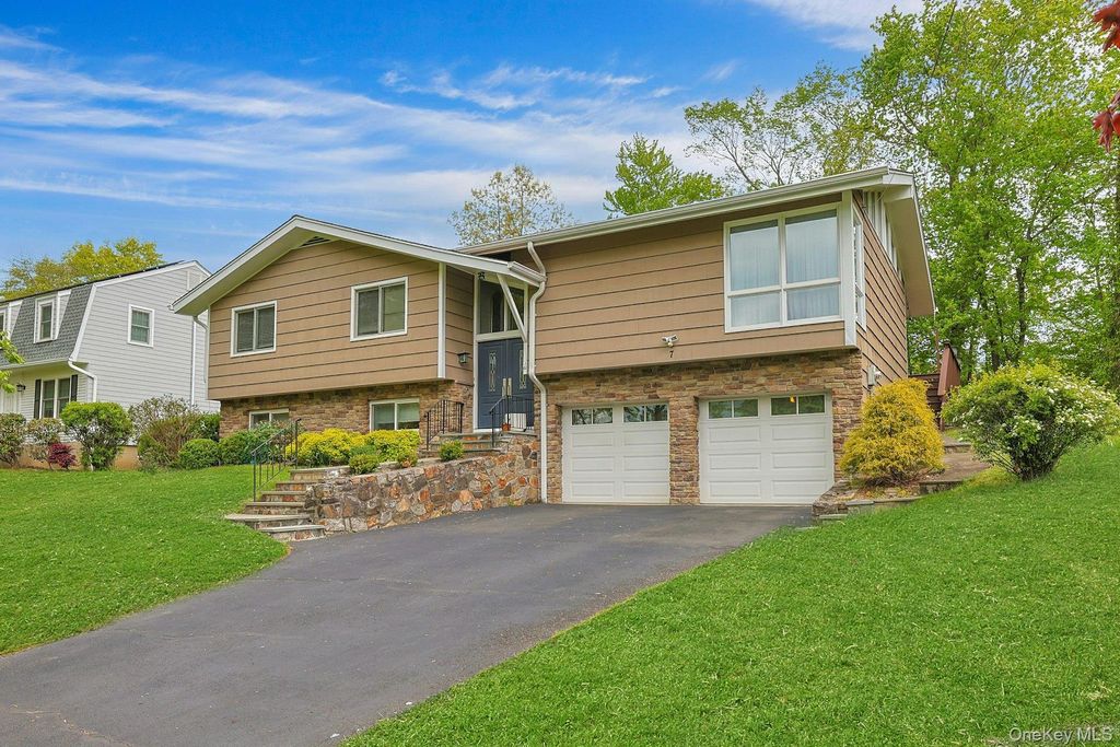 7 Lorenz Drive, Valhalla, NY 10595 — photo 2