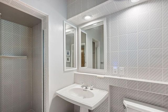 2 OAKDALE STREET, Windermere, FL 34786