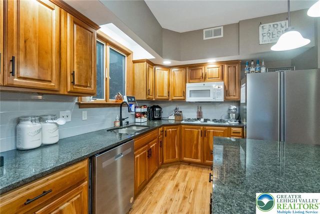 52 Chippawa Circle, Upper Mt Bethel Twp, PA 18343