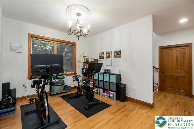 52 Chippawa Circle, Upper Mt Bethel Twp, PA 18343