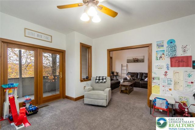 52 Chippawa Circle, Upper Mt Bethel Twp, PA 18343