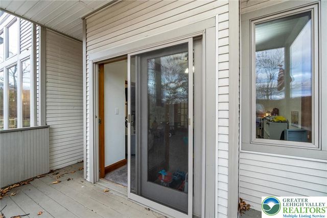 52 Chippawa Circle, Upper Mt Bethel Twp, PA 18343