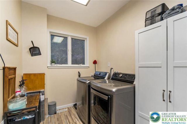 52 Chippawa Circle, Upper Mt Bethel Twp, PA 18343