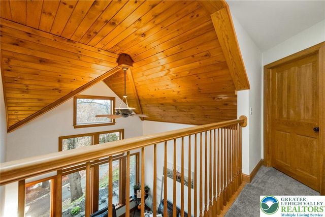 52 Chippawa Circle, Upper Mt Bethel Twp, PA 18343