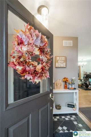 52 Chippawa Circle, Upper Mt Bethel Twp, PA 18343