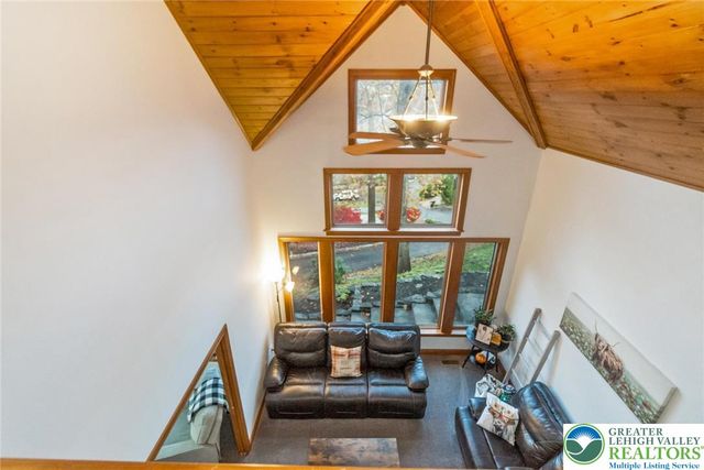 52 Chippawa Circle, Upper Mt Bethel Twp, PA 18343