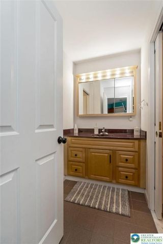 52 Chippawa Circle, Upper Mt Bethel Twp, PA 18343