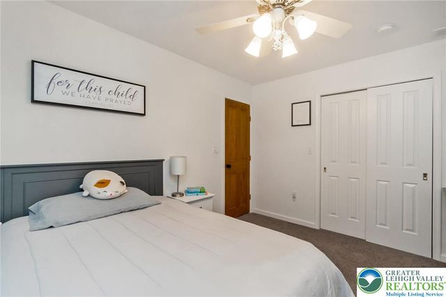 52 Chippawa Circle, Upper Mt Bethel Twp, PA 18343