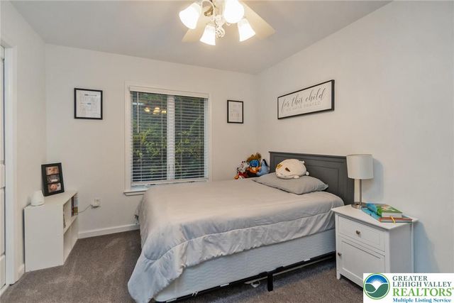 52 Chippawa Circle, Upper Mt Bethel Twp, PA 18343