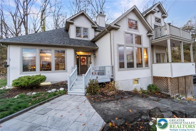 52 Chippawa Circle, Upper Mt Bethel Twp, PA 18343