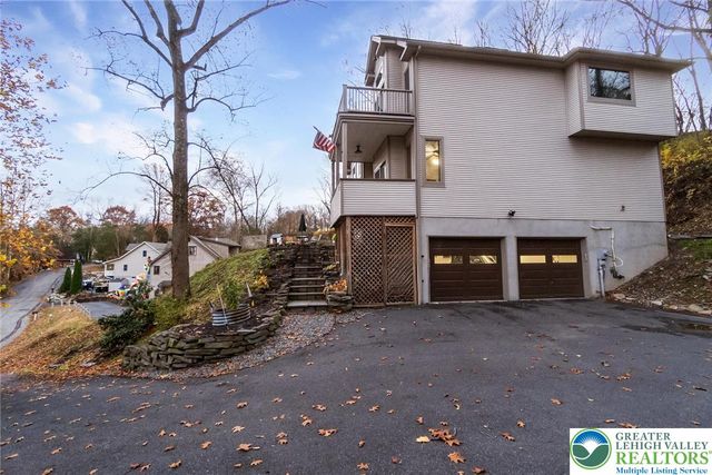 52 Chippawa Circle, Upper Mt Bethel Twp, PA 18343