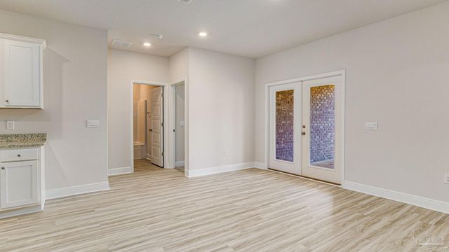 3427 Crossvine Rd, Cantonment, FL 32533