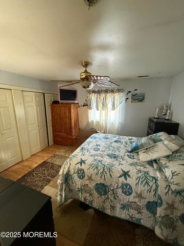 913 Revere Court, Toms River, NJ 08753