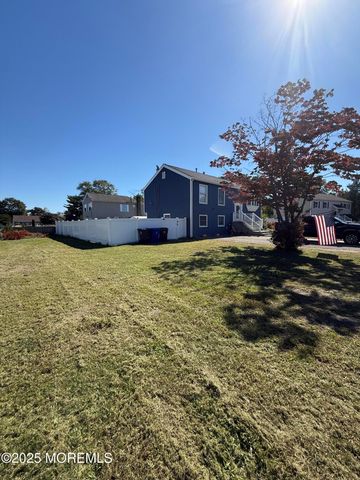 913 Revere Court, Toms River, NJ 08753