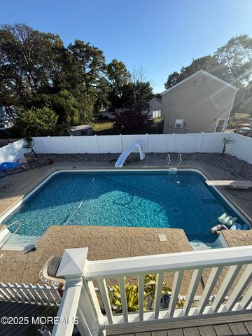 913 Revere Court, Toms River, NJ 08753