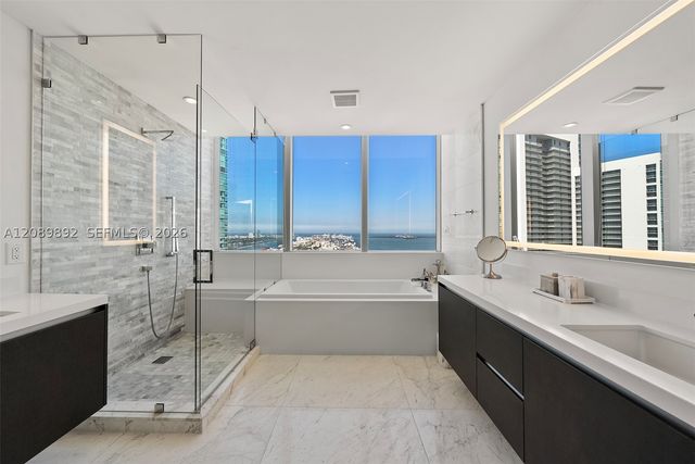 851 NE 1st Ave 3711, Miami, FL 33132