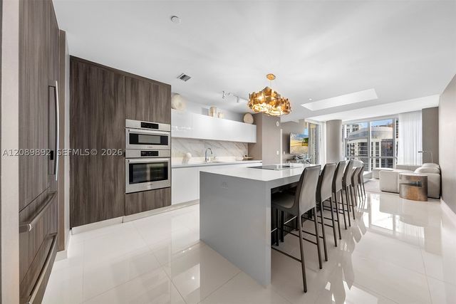 851 NE 1st Ave 3711, Miami, FL 33132