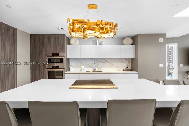 851 NE 1st Ave 3711, Miami, FL 33132