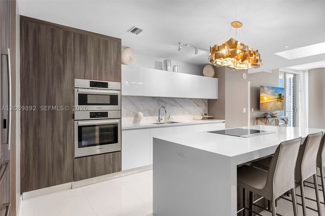 851 NE 1st Ave 3711, Miami, FL 33132