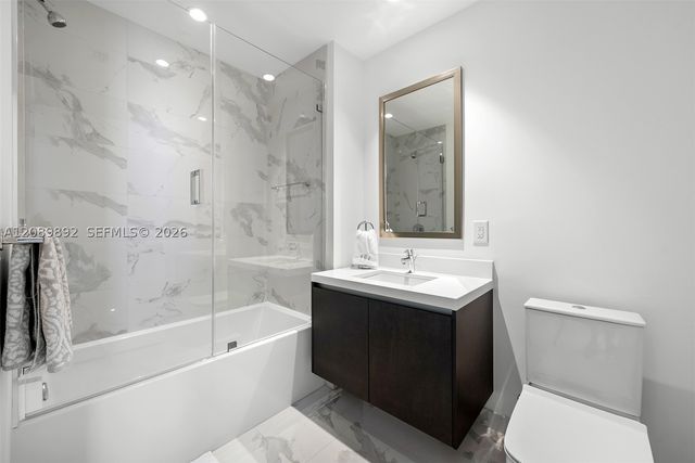 851 NE 1st Ave 3711, Miami, FL 33132