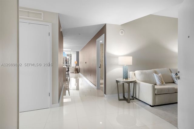851 NE 1st Ave 3711, Miami, FL 33132