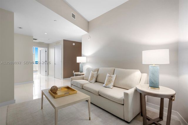 851 NE 1st Ave 3711, Miami, FL 33132