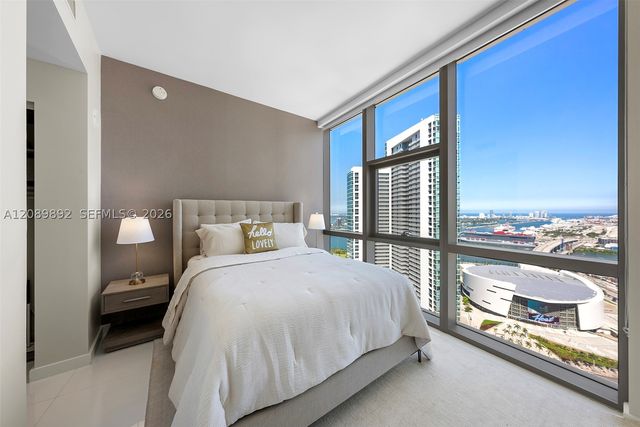 851 NE 1st Ave 3711, Miami, FL 33132
