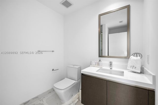 851 NE 1st Ave 3711, Miami, FL 33132