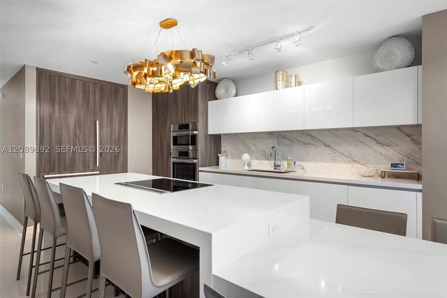 851 NE 1st Ave 3711, Miami, FL 33132