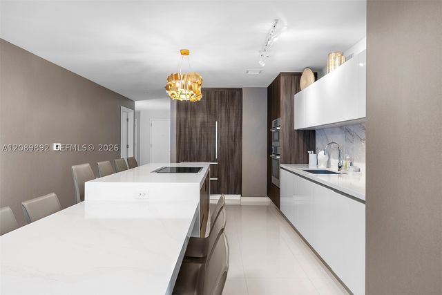 851 NE 1st Ave 3711, Miami, FL 33132
