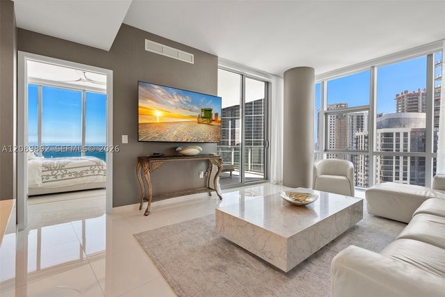851 NE 1st Ave 3711, Miami, FL 33132