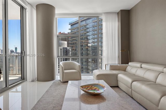 851 NE 1st Ave 3711, Miami, FL 33132