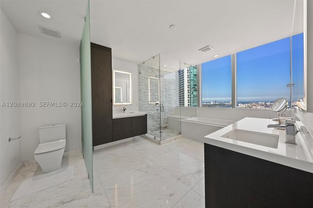 851 NE 1st Ave 3711, Miami, FL 33132