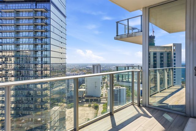 851 NE 1st Ave 3711, Miami, FL 33132