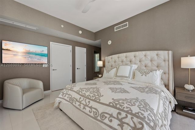 851 NE 1st Ave 3711, Miami, FL 33132