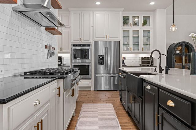 402 Sitlington LN, Austin, TX 78738