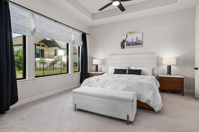 402 Sitlington LN, Austin, TX 78738