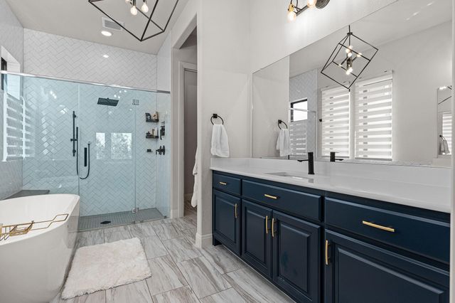 402 Sitlington LN, Austin, TX 78738